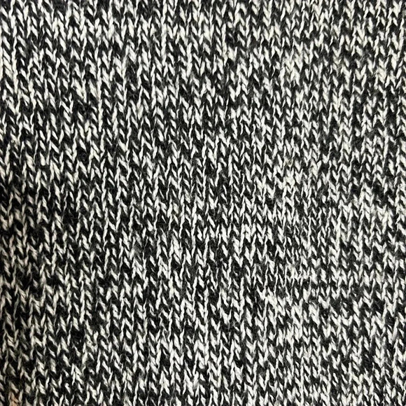 H&M | Static Crewneck Sweater | Sz XS - Picture 5 of 5